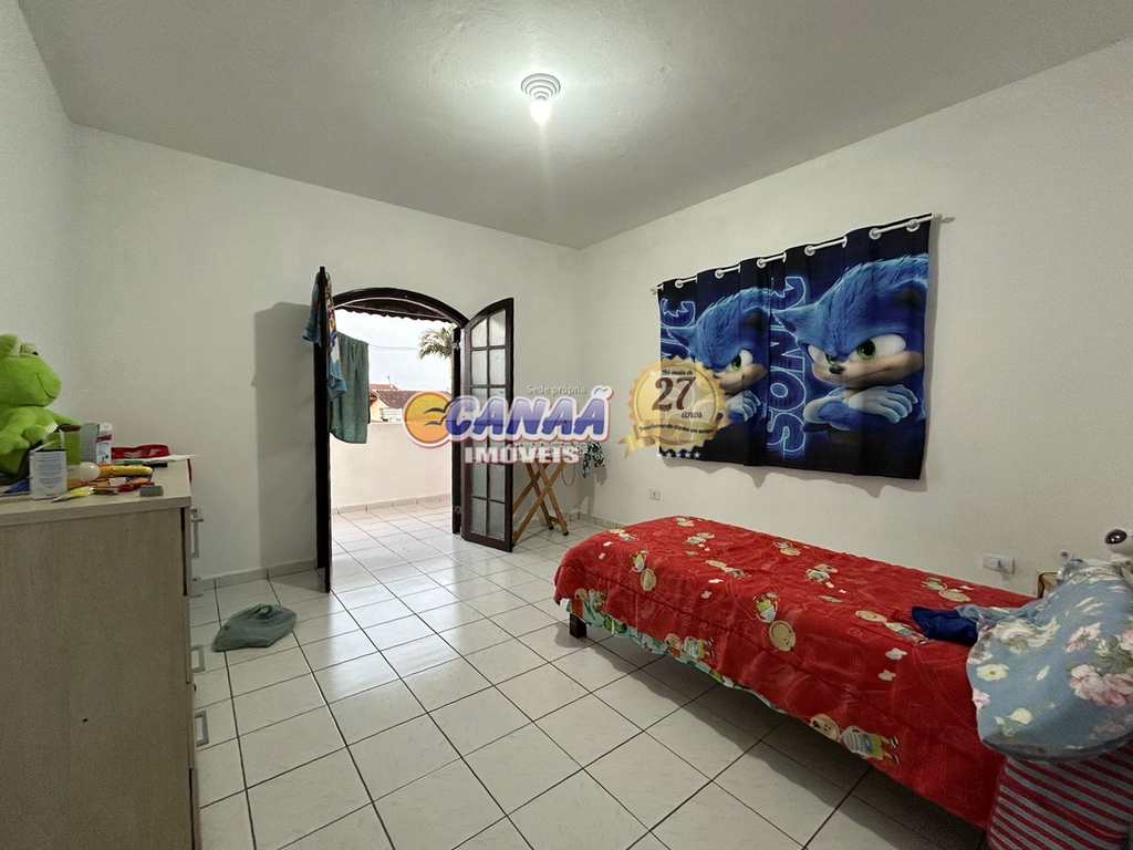 Sobrado em Mongaguá, no bairro Balneário Itaguai