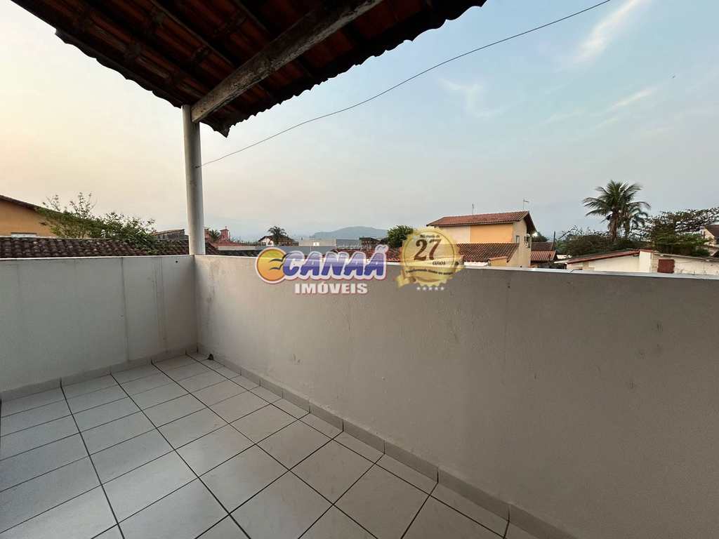 Sobrado em Mongaguá, no bairro Balneário Itaguai