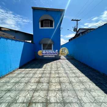 Sobrado em Mongaguá, bairro Balneário Itaguai