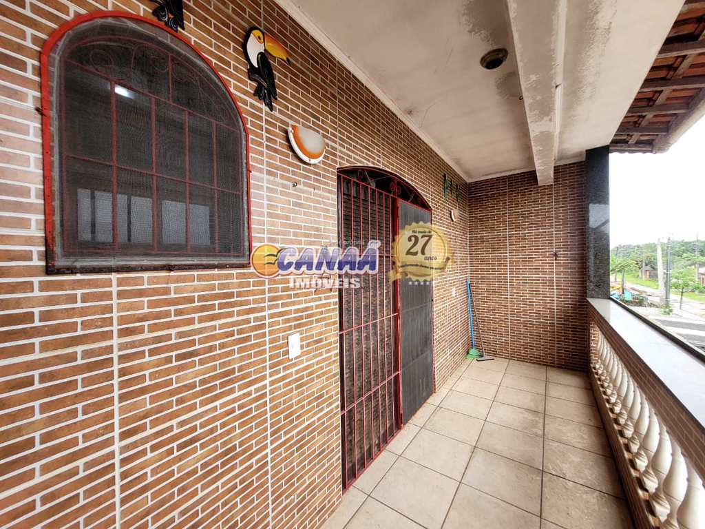 Sobrado em Mongaguá, no bairro Balneário Itaguai