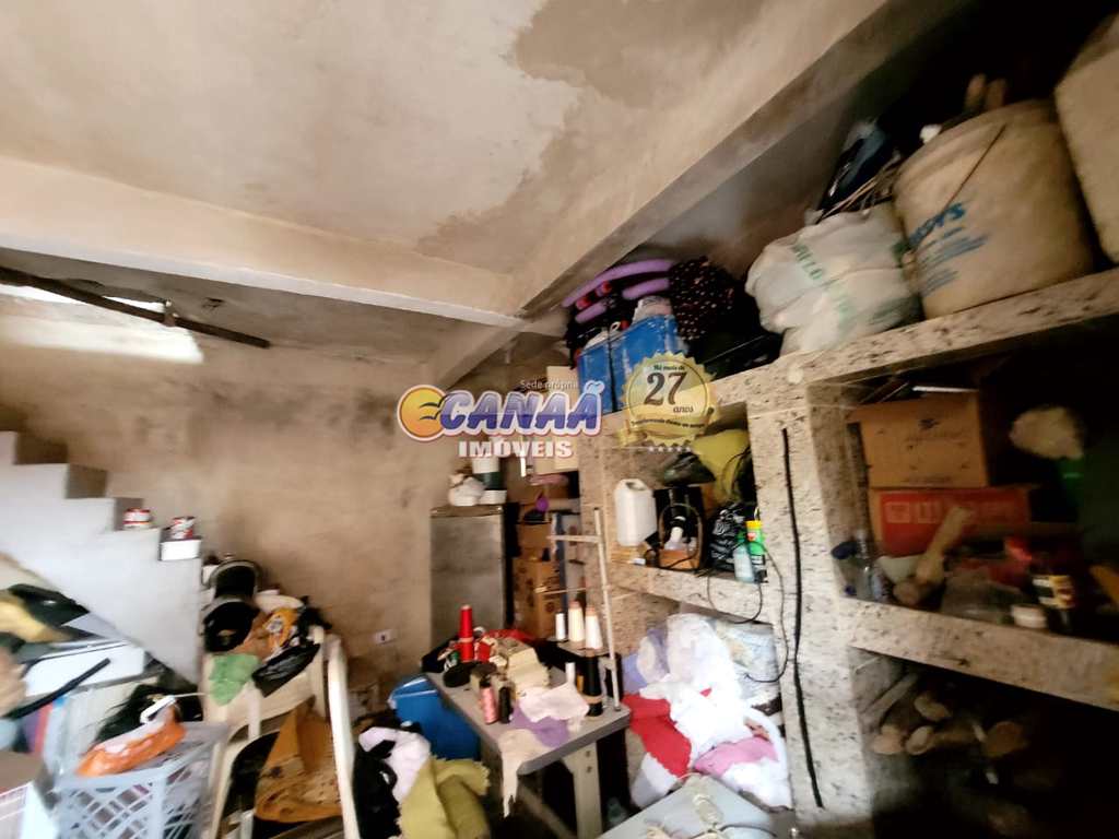 Sobrado em Mongaguá, no bairro Balneário Itaguai