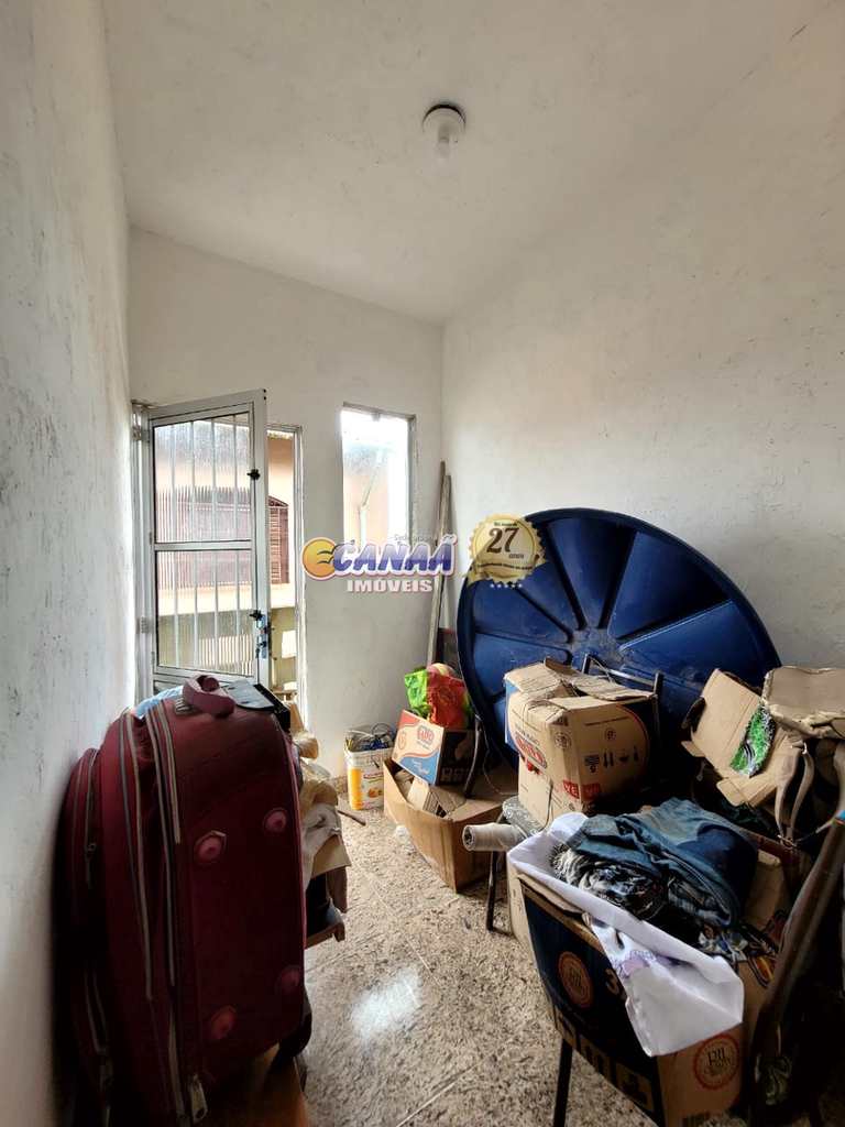 Sobrado em Mongaguá, no bairro Balneário Itaguai
