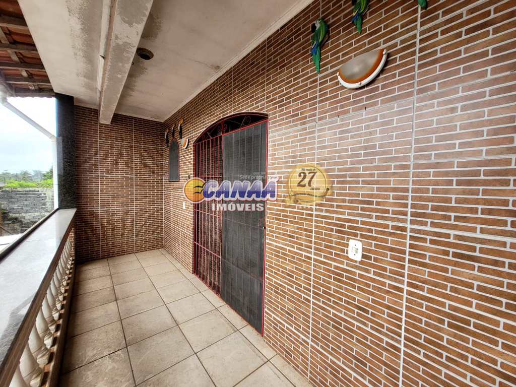 Sobrado em Mongaguá, no bairro Balneário Itaguai