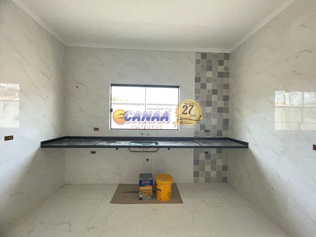 Casa em Mongaguá, no bairro Santa Eugênia