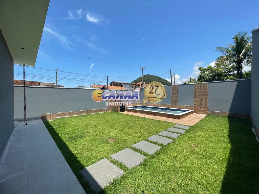 Casa em Mongaguá, no bairro Santa Eugênia