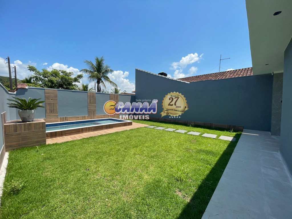 Casa em Mongaguá, no bairro Santa Eugênia