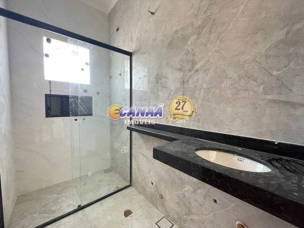 Casa em Mongaguá, no bairro Santa Eugênia