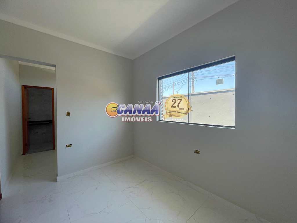 Casa em Mongaguá, no bairro Santa Eugênia