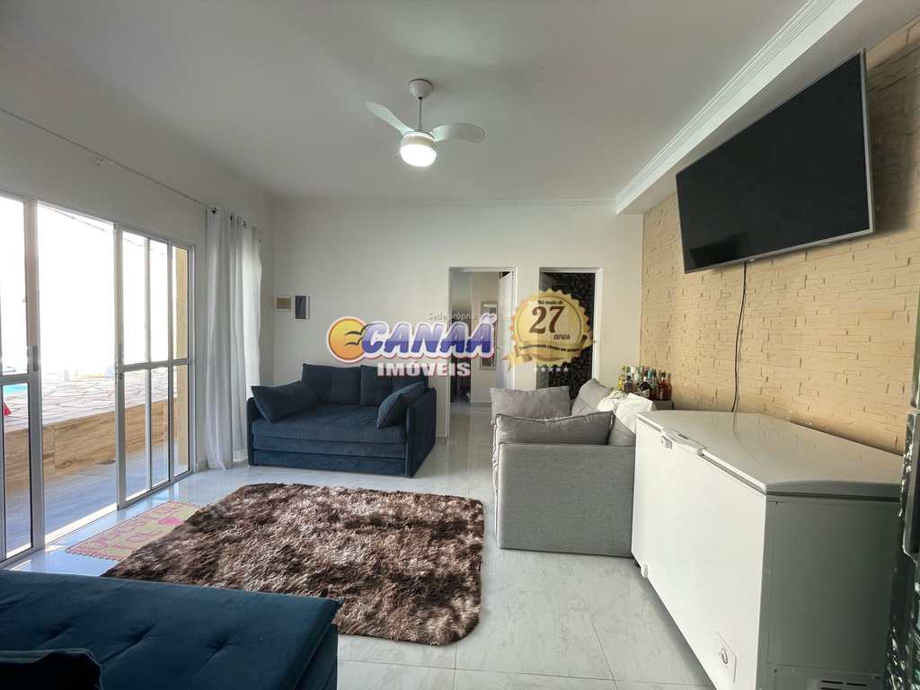 Casa em Itanhaém, no bairro Vila Loty I
