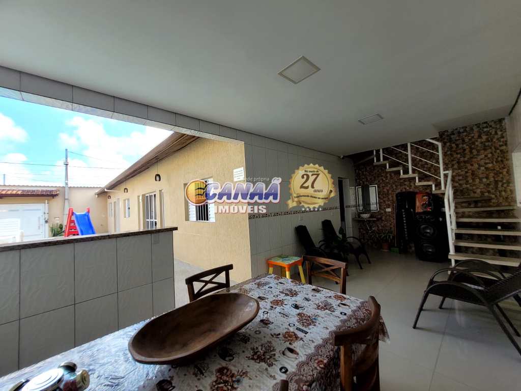 Casa em Itanhaém, no bairro Vila Loty I