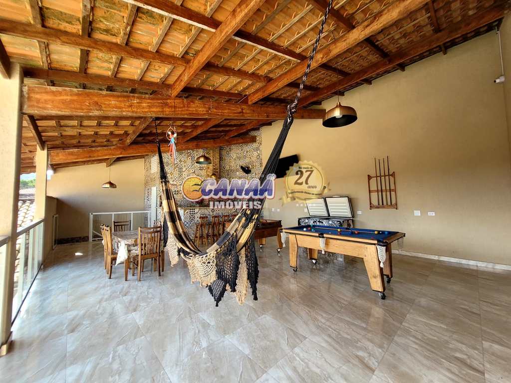 Casa em Itanhaém, no bairro Vila Loty I