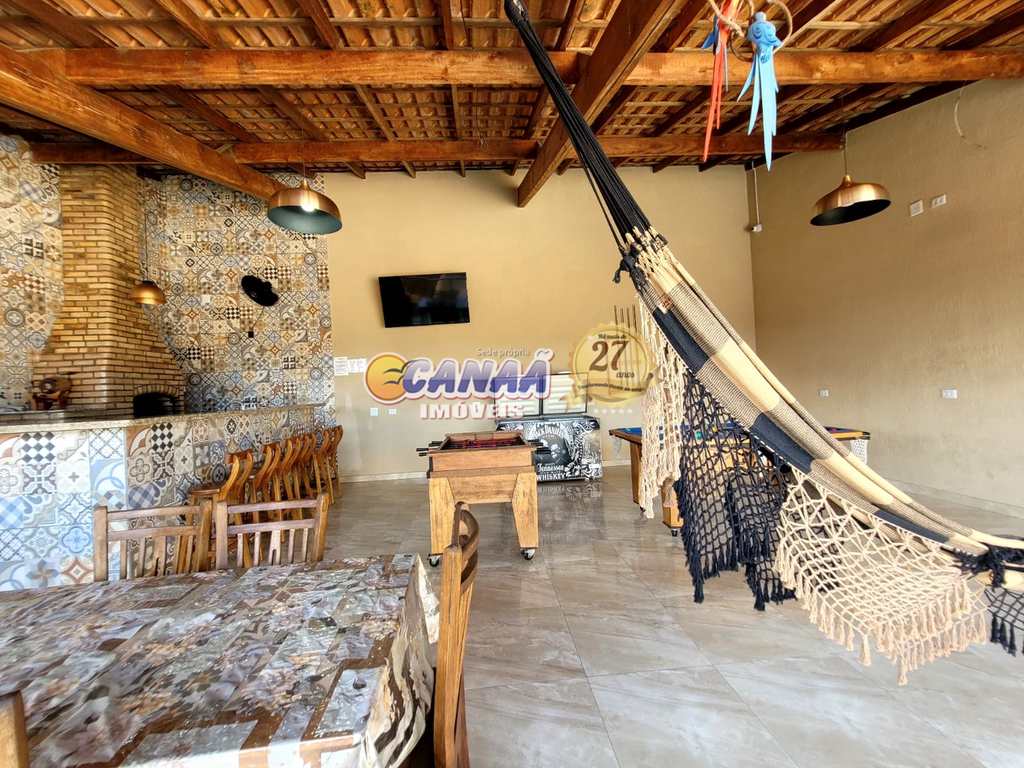 Casa em Itanhaém, no bairro Vila Loty I