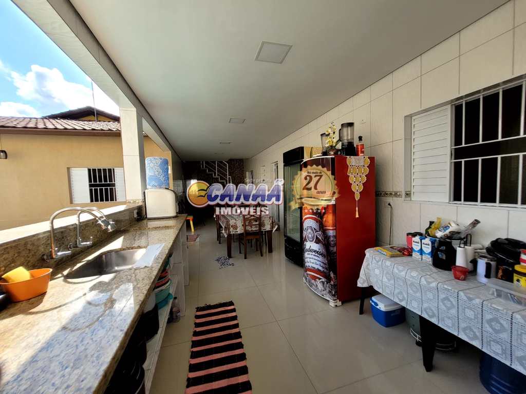 Casa em Itanhaém, no bairro Vila Loty I