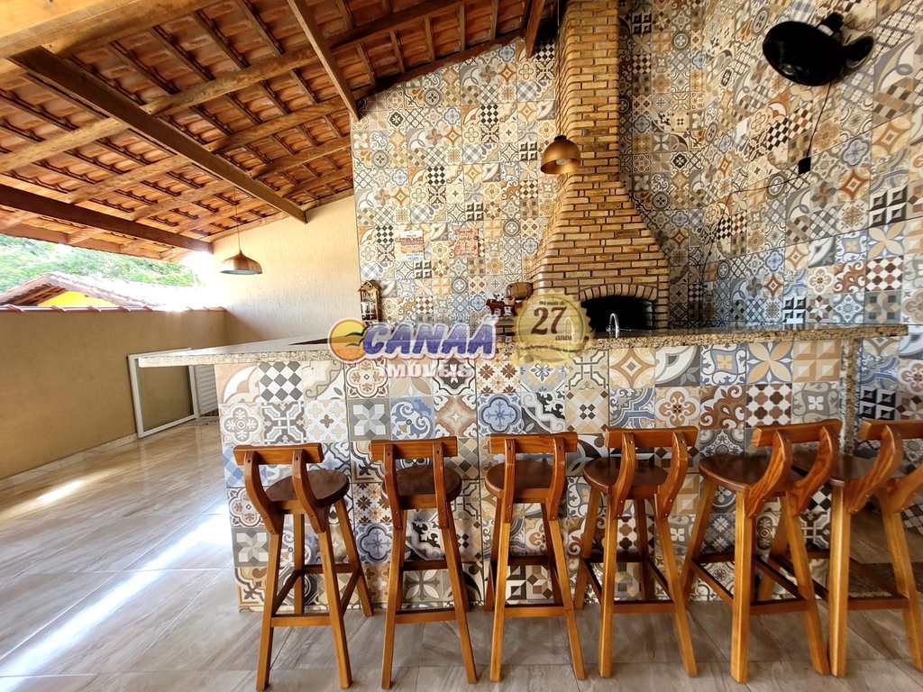 Casa em Itanhaém, no bairro Vila Loty I
