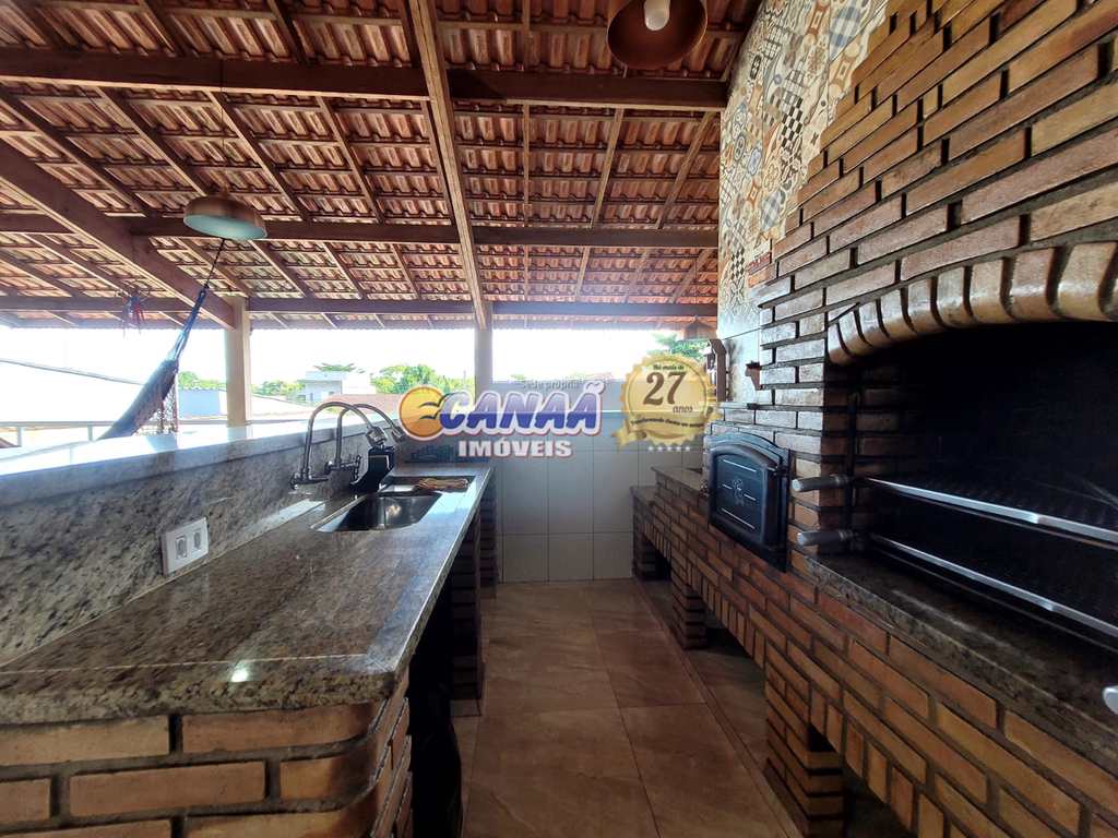 Casa em Itanhaém, no bairro Vila Loty I