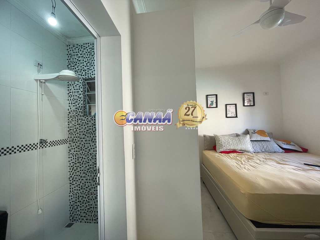 Casa em Itanhaém, no bairro Vila Loty I
