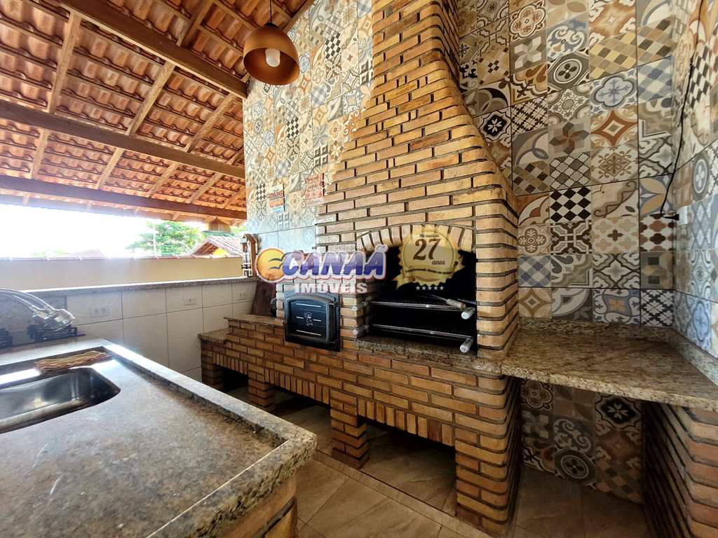 Casa em Itanhaém, no bairro Vila Loty I