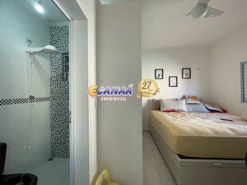 Casa em Itanhaém, no bairro Vila Loty I