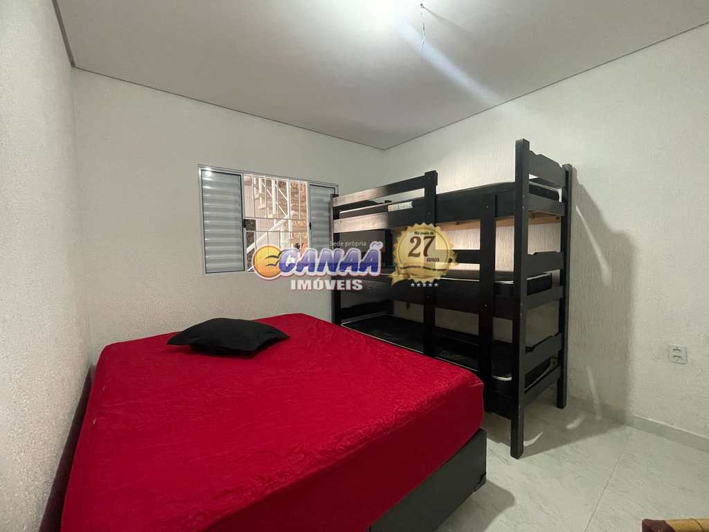 Casa em Itanhaém, no bairro Vila Loty I