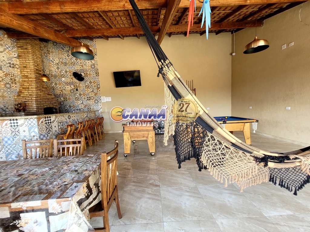 Casa em Itanhaém, no bairro Vila Loty I
