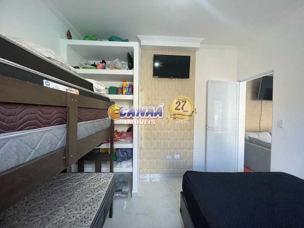 Casa em Itanhaém, no bairro Vila Loty I