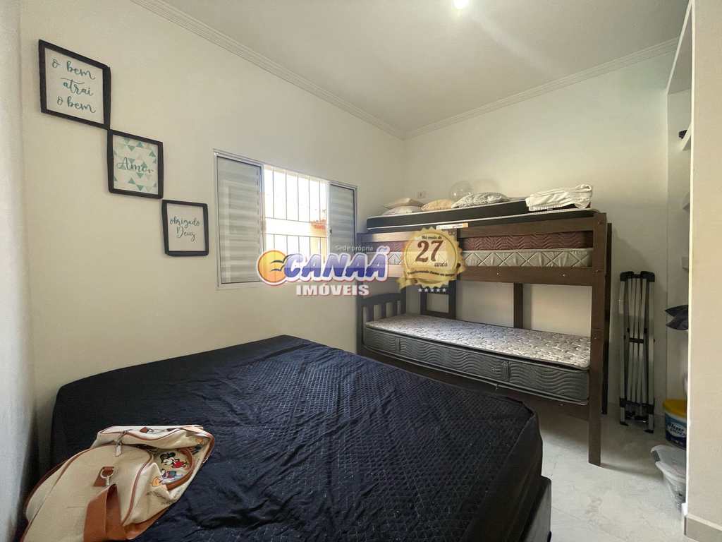 Casa em Itanhaém, no bairro Vila Loty I