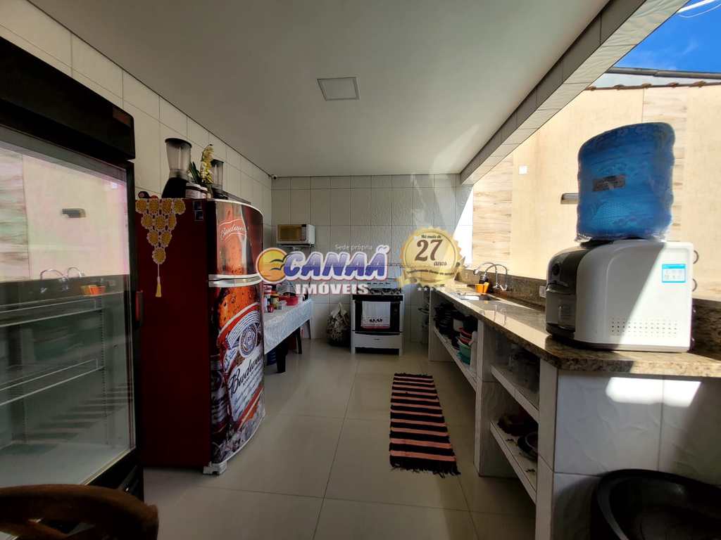 Casa em Itanhaém, no bairro Vila Loty I
