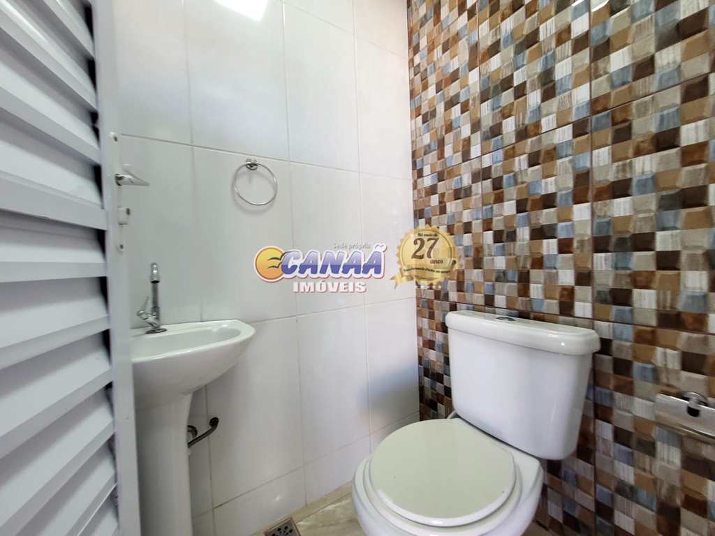 Casa em Itanhaém, no bairro Vila Loty I