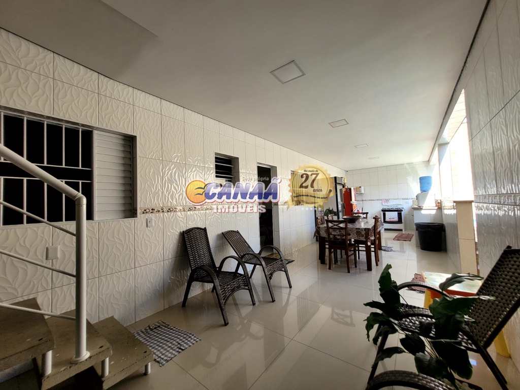 Casa em Itanhaém, no bairro Vila Loty I