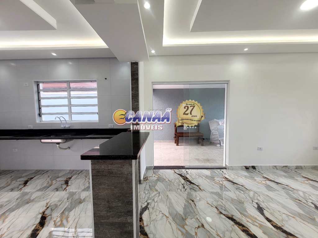 Casa em Mongaguá, no bairro Santa Eugênia