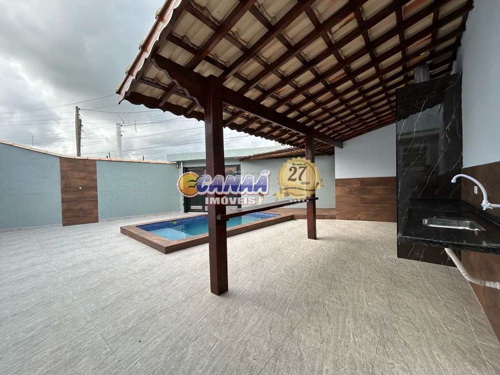Casa em Mongaguá, no bairro Santa Eugênia