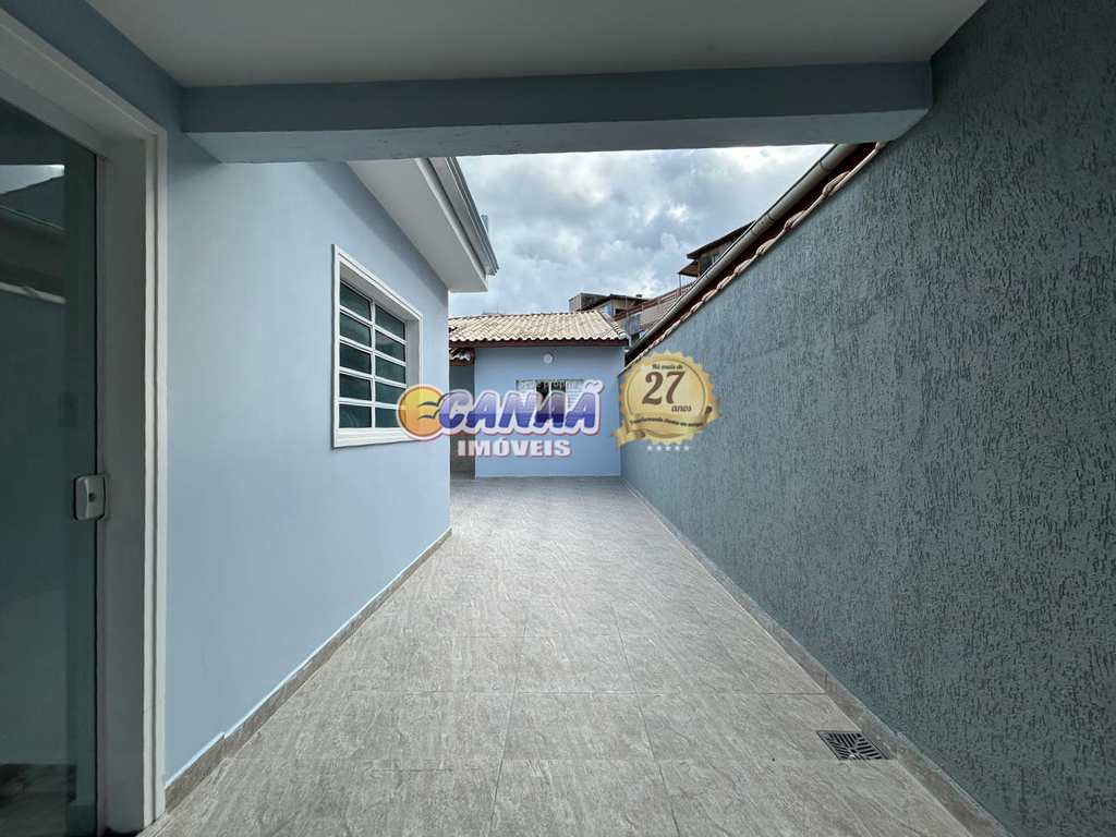 Casa em Mongaguá, no bairro Santa Eugênia