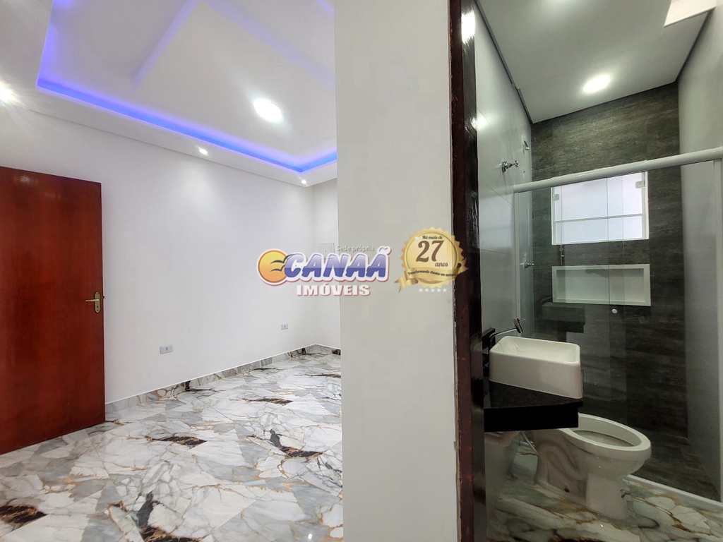 Casa em Mongaguá, no bairro Santa Eugênia