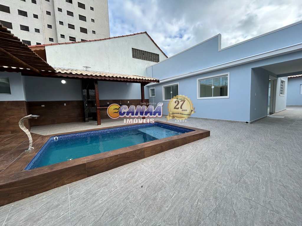Casa em Mongaguá, no bairro Santa Eugênia