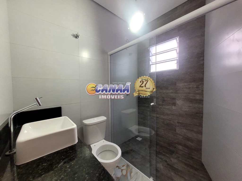 Casa em Mongaguá, no bairro Santa Eugênia