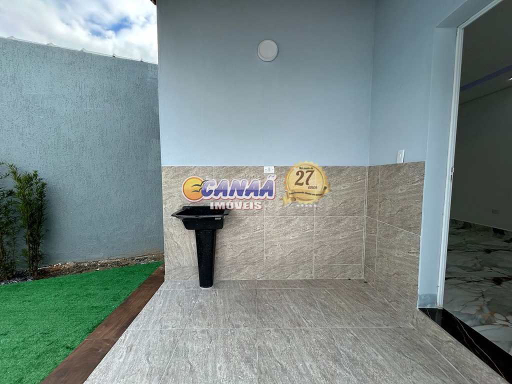 Casa em Mongaguá, no bairro Santa Eugênia