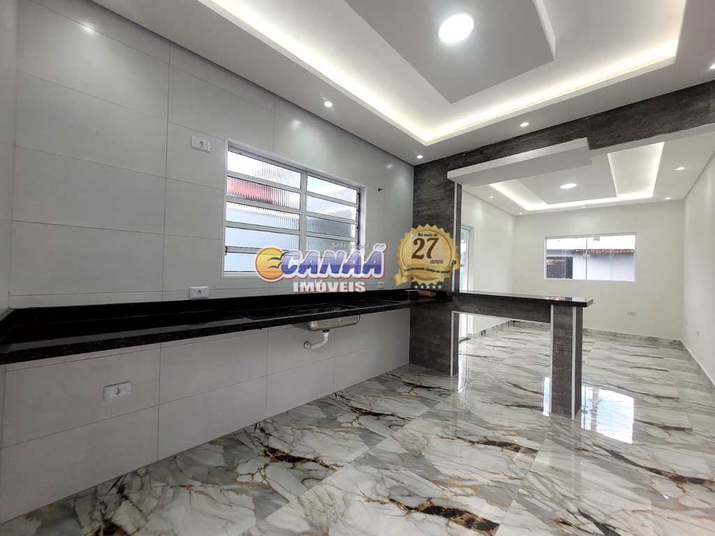 Casa em Mongaguá, no bairro Santa Eugênia