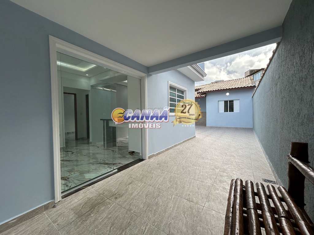Casa em Mongaguá, no bairro Santa Eugênia
