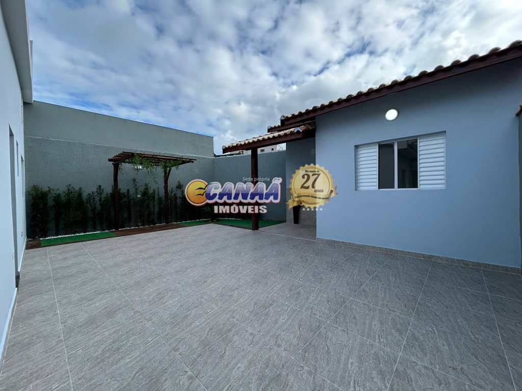 Casa em Mongaguá, no bairro Santa Eugênia
