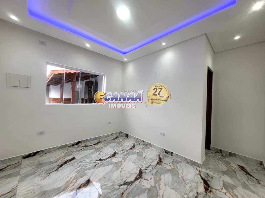Casa em Mongaguá, no bairro Santa Eugênia