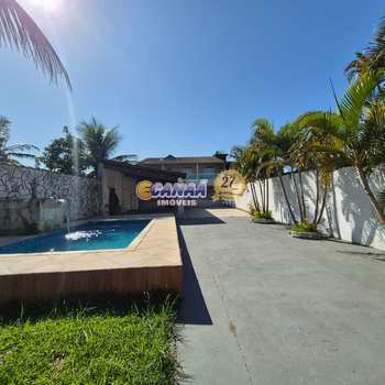 Sobrado em Mongaguá, bairro Balneário Itaguai