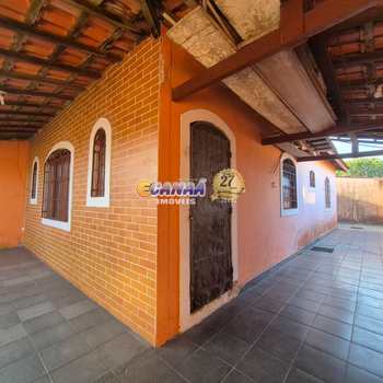 Casa em Mongaguá, bairro Balneário Itaguai