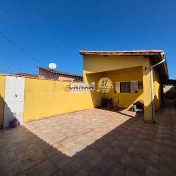 Casa em Mongaguá, bairro Balneário Itaguai