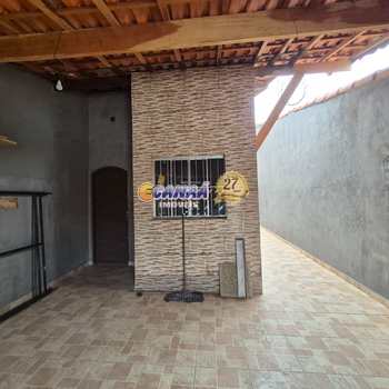 Sobrado em Mongaguá, bairro Parque Balneário Comodoro