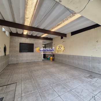 Sobrado em Mongaguá, bairro Balneário Regina Maria