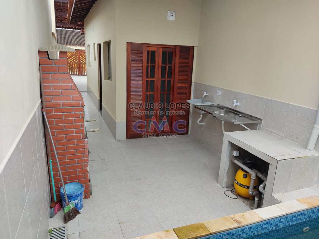 Casa em Mongaguá, no bairro Balneário Samas
