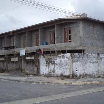 Sobrado em Praia Grande, bairro Melvi