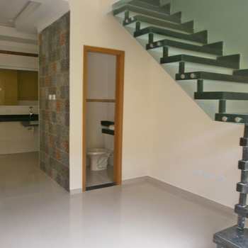 Casa em Praia Grande, bairro Mirim
