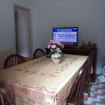 Casa em Praia Grande, bairro Boqueirão
