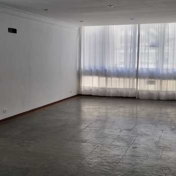 Apartamento em Santos, bairro Gonzaga